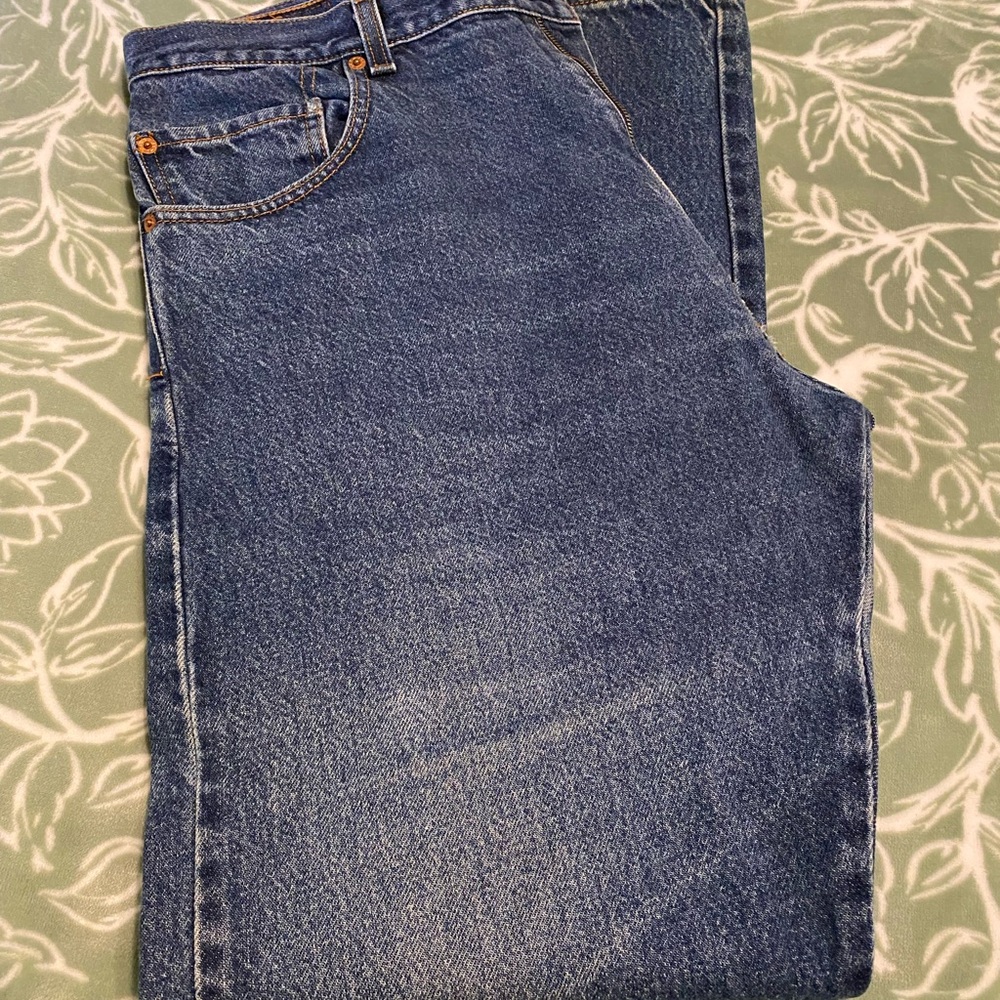 Levi's Blue Bootcut Jeans with Classic Indigo Hue - Picture 3 of 4